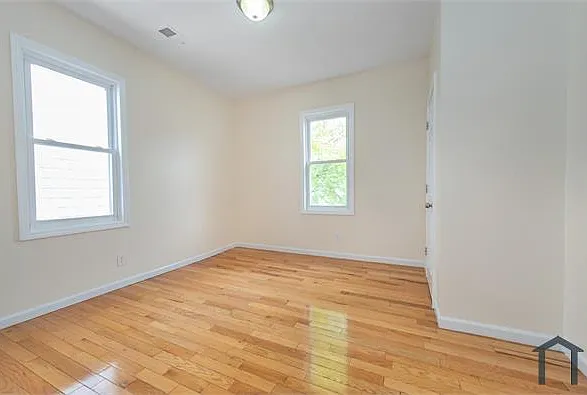 104 Grand Ave #1R — Photo 8
