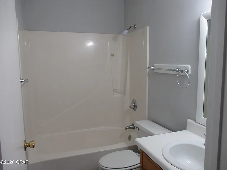 1218 Stephen Dr #4 — Photo 7