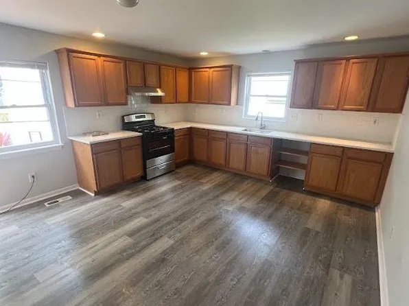1180 E 9th St, Eddystone, PA 19022