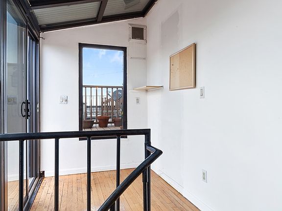 5th image of 426 13th St APT 4C