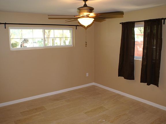 5th image of 140 E Encanto Dr