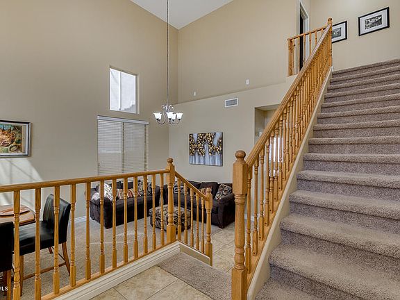 4th image of 724 W Green Tree Dr