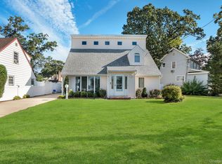 9 Pine Lane, Valley Stream, NY 11581