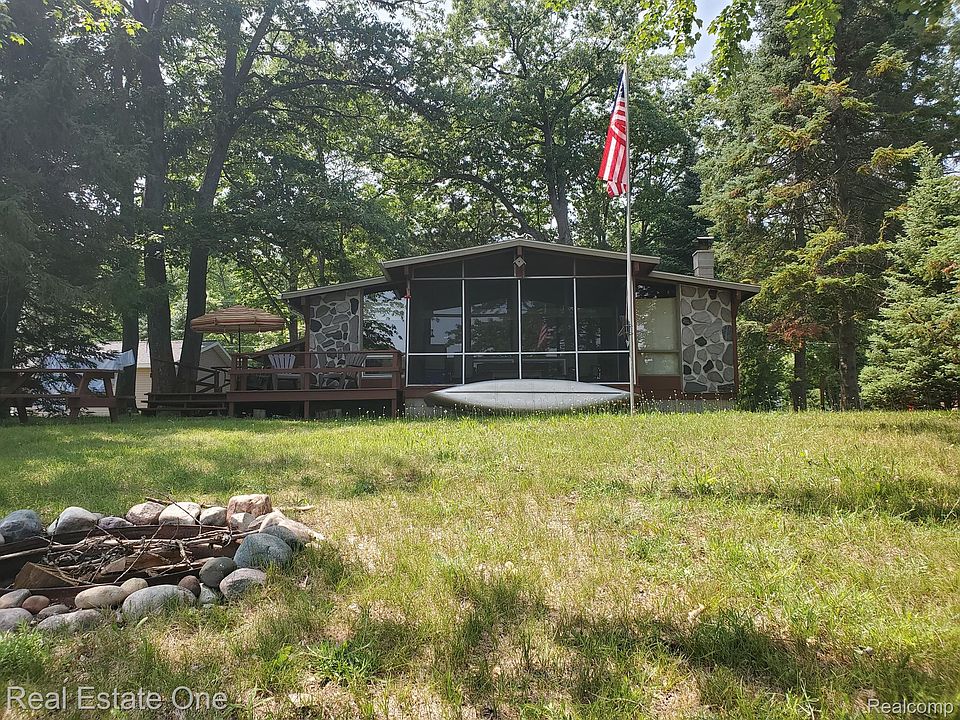 1st image of 214 Driftwood Cir