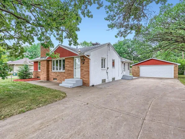 5066 Eastwood Rd, Mounds View, MN 55112