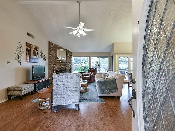 3rd image of 3014 S Peach Hollow Cir