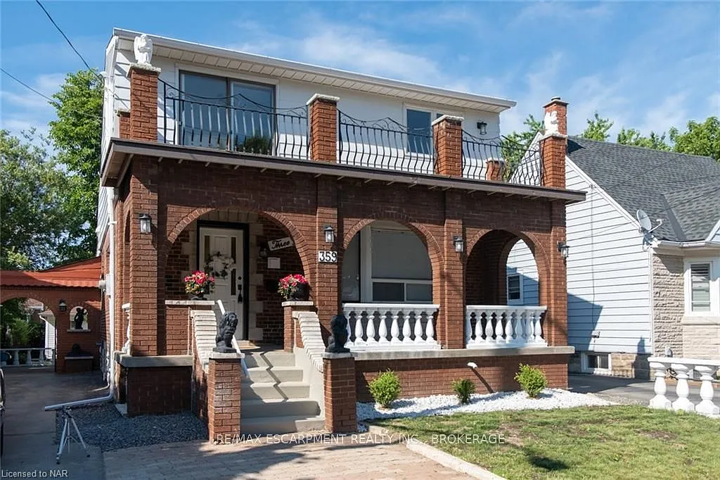 4 bed, $2,800 — Photo 1