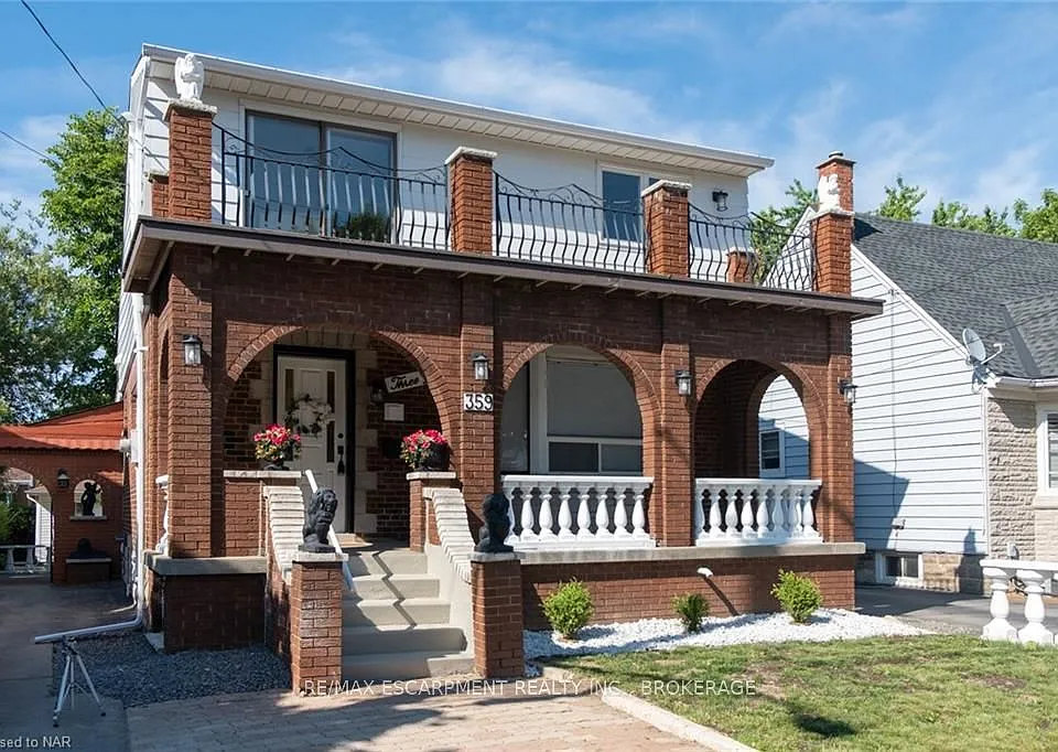 359 Queensdale Ave E #UPPER