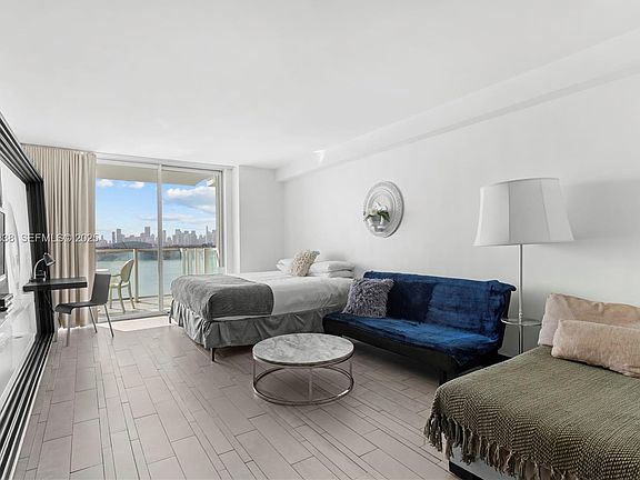 5th image of 1100 West Ave #1014