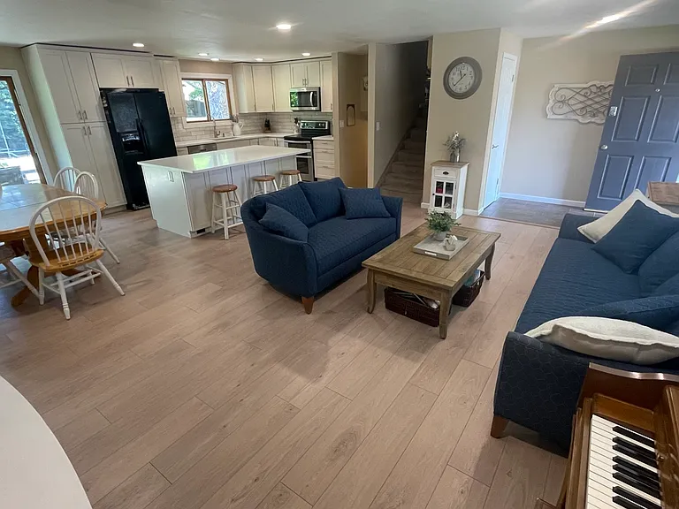 3287 S Oneida Way — Photo 3