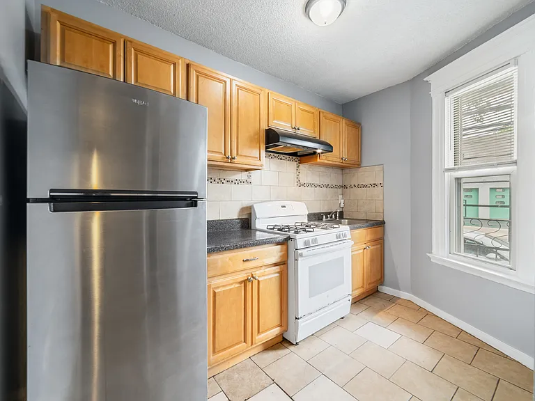 705 Dixwell Ave #1R — Photo 10