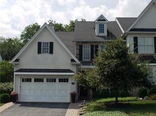 1962 Carriage Knoll Dr, Bethlehem, PA 18015