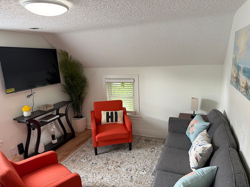 1st image of 304 7th St NW #2