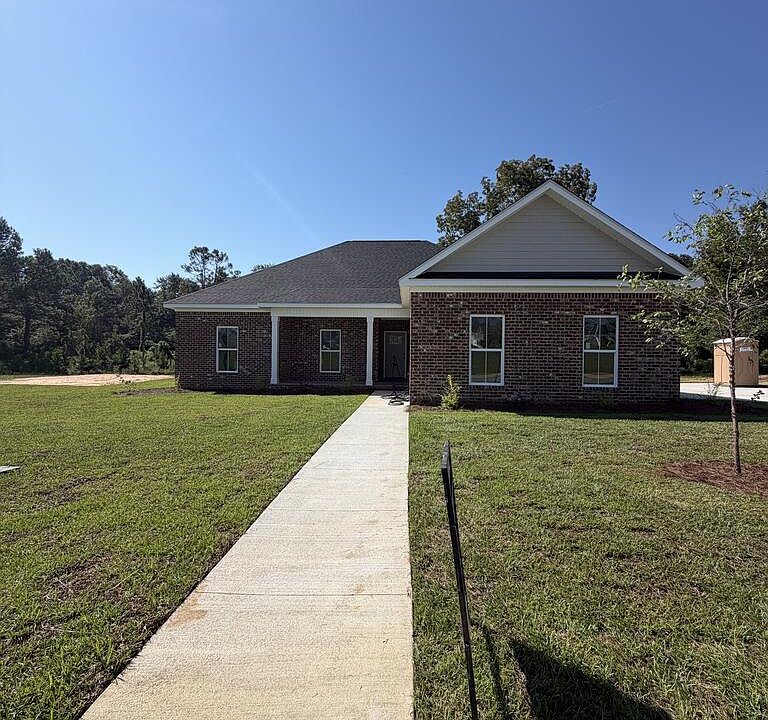 1st image of 168 Golden Oaks Cir
