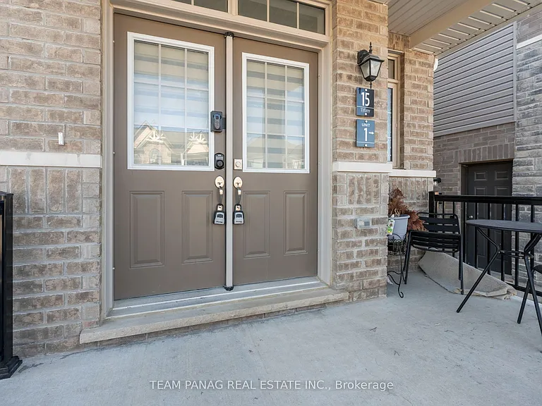 15 Valleybrook Rd — Photo 2