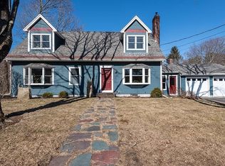 2 Charlotte Rd, Ipswich, MA 01938