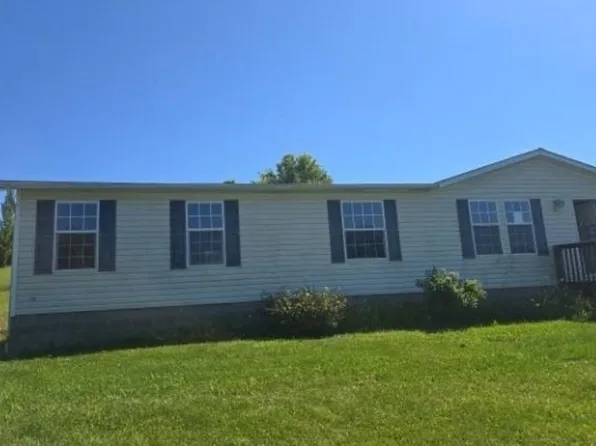 94 Holly St, Belington, WV 26250