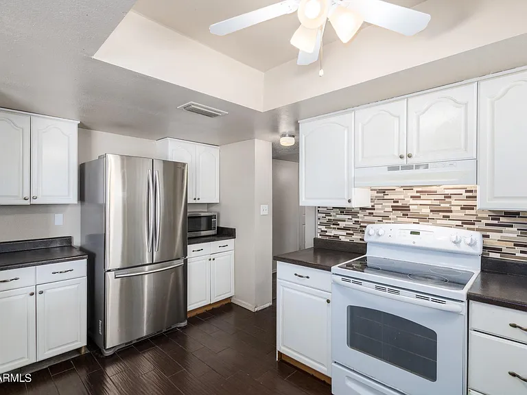 855 E Viola St — Photo 47