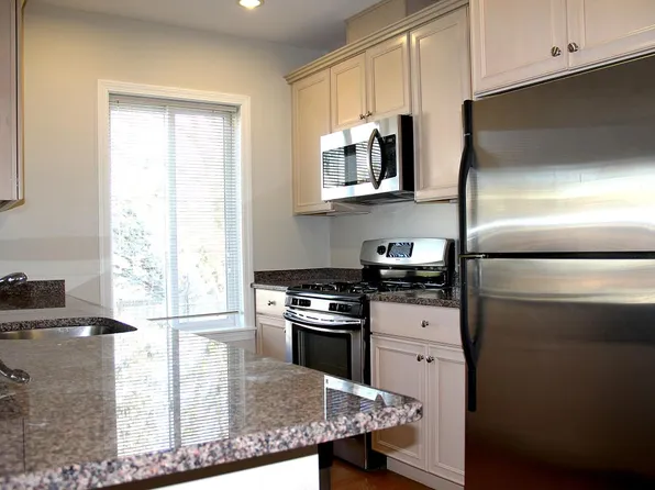 1522 Vfw Pkwy, West Roxbury, MA