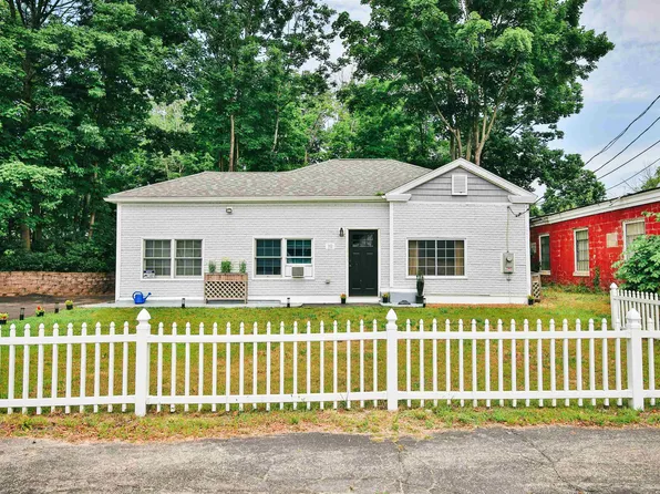 19 Central Street, Farmington, NH 03835
