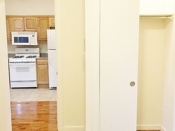 4th image of 23-12 31st St #3A