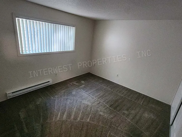 32 SE 60th Ave #1 — Photo 15