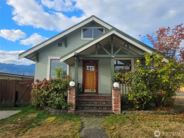 126 -126 1/2 W 2nd Street, Port Angeles, WA 98362