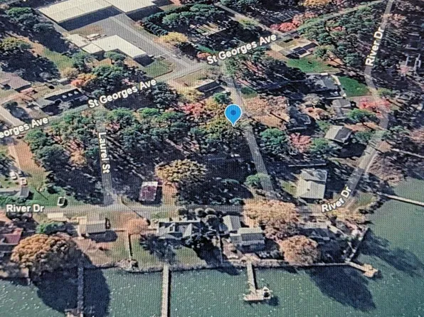 Holly St, Piney Pt, MD 20674