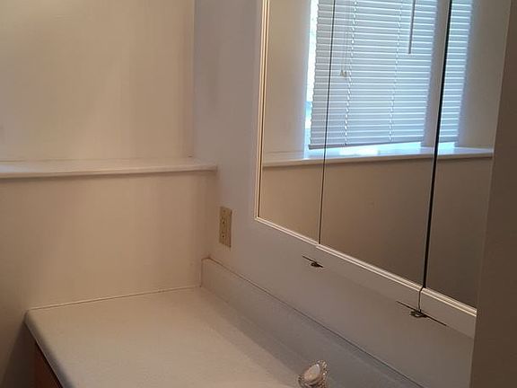 2nd image of 1020 Kemp St APT D
