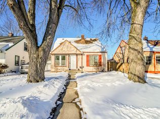 25046 Andover Dr, Dearborn Heights, MI 48125