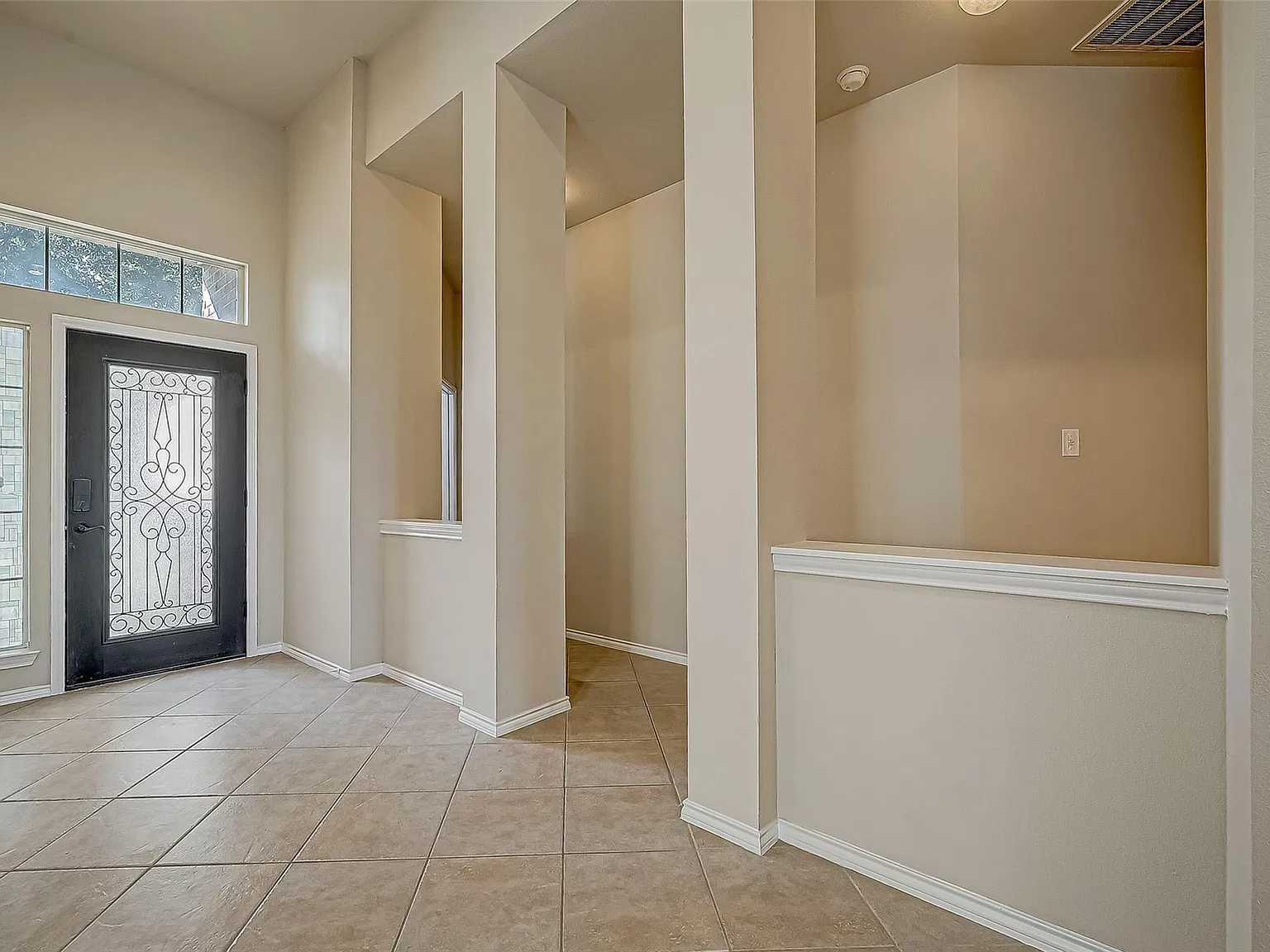 4 bed, 2.0 bath, 2414 sqft, $2,300 — Photo 2