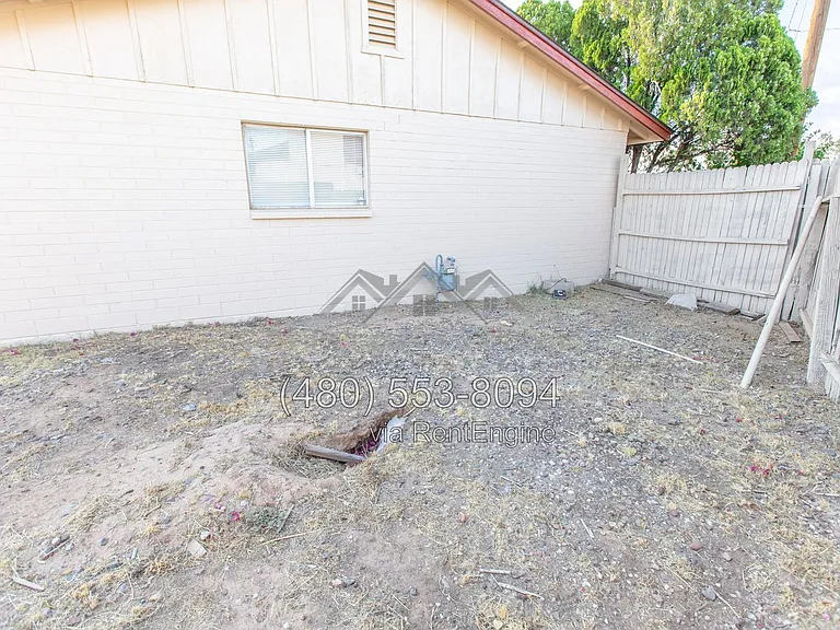 2533 E Blanche Dr — Photo 30