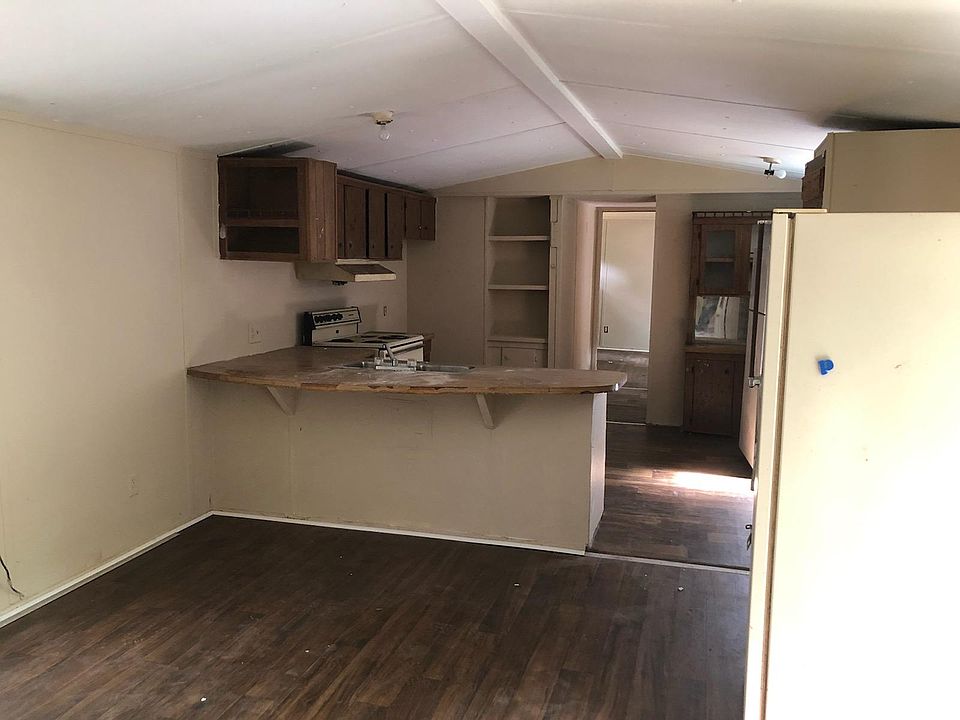 2nd image of 52 Garden Lake Dr