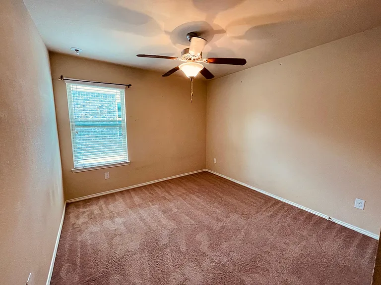 1112 Nocona Dr — Photo 19