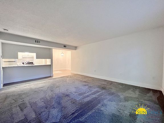 3rd image of 615 Colonial Dr APT 2