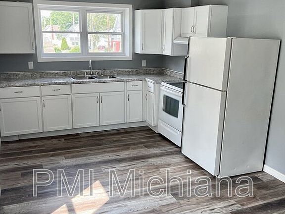 4th image of 610 E Mishawaka Ave Unit 2