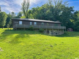 424 Oak St, Cobden, IL 62920