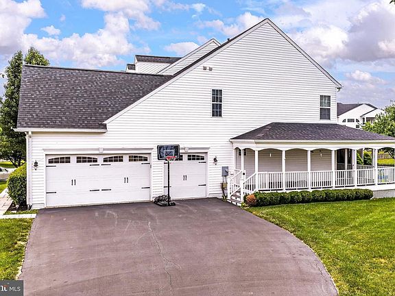 4th image of 25279 Connor Ct
