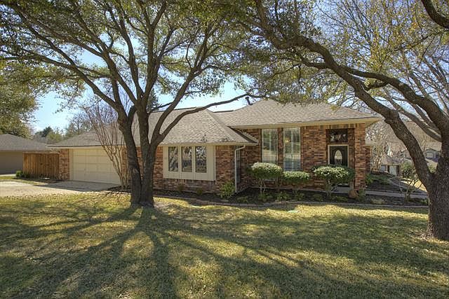 1st image of 101 Aurora Cir