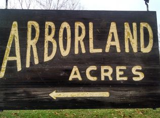 Riverview Ln, St Albans, WV 25177