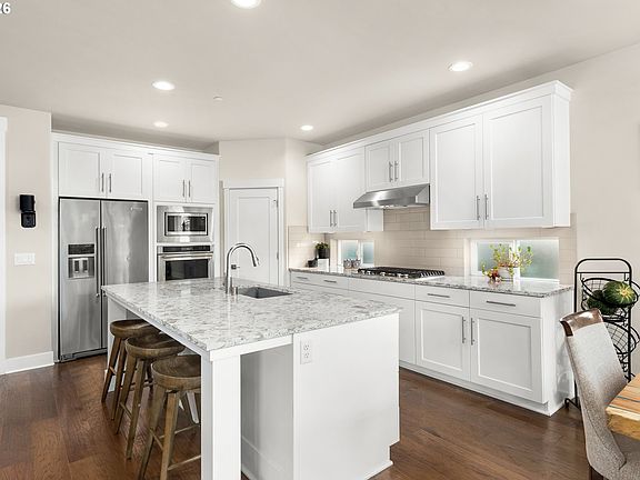 4th image of 1776 NW Rolling Hills Dr