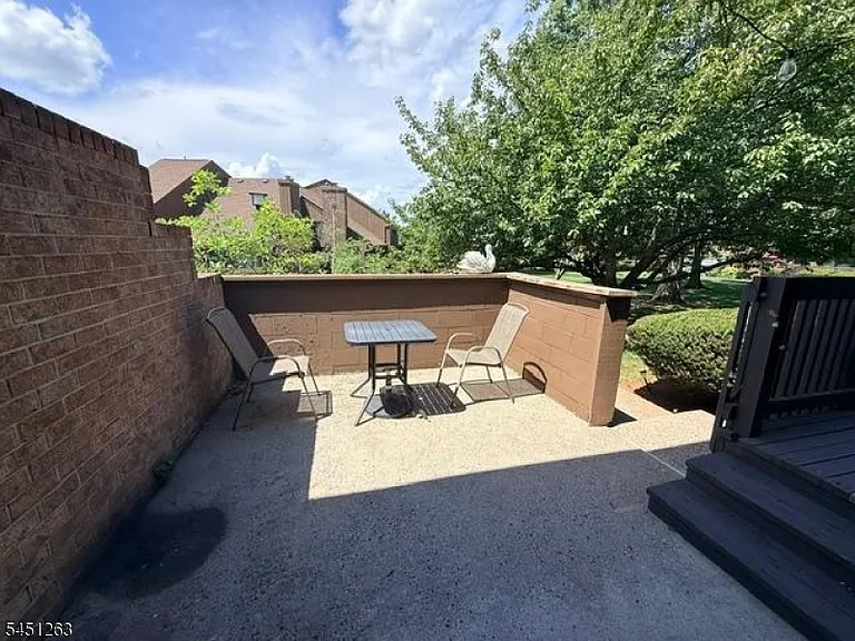 50 Kingsberry Dr — Photo 3