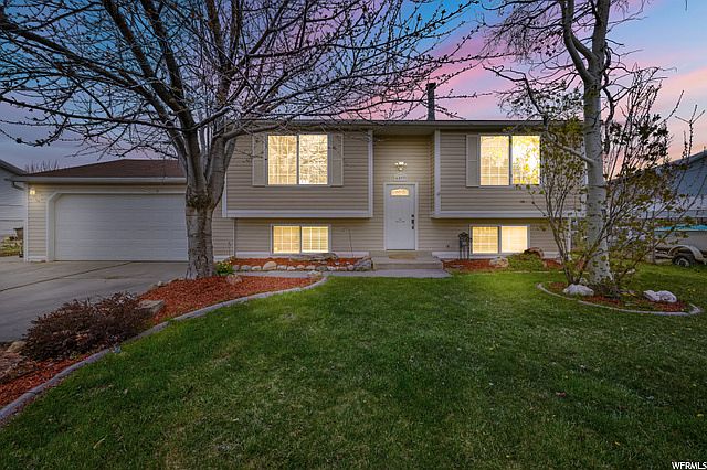 1st image of 6093 S Woodsborough Way W