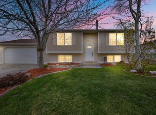 6093 S Woodsborough Way W, Salt Lake City, UT 84118