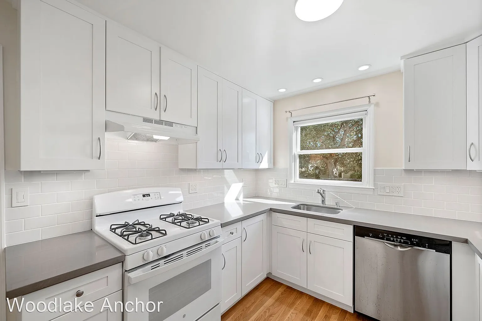 1531 Nadina St photo 1