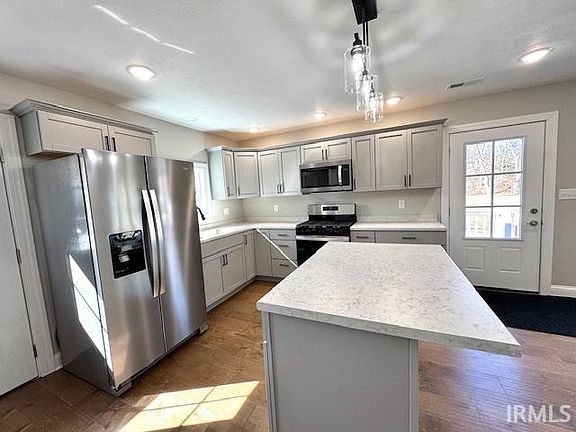 5th image of 3826 S East Dr