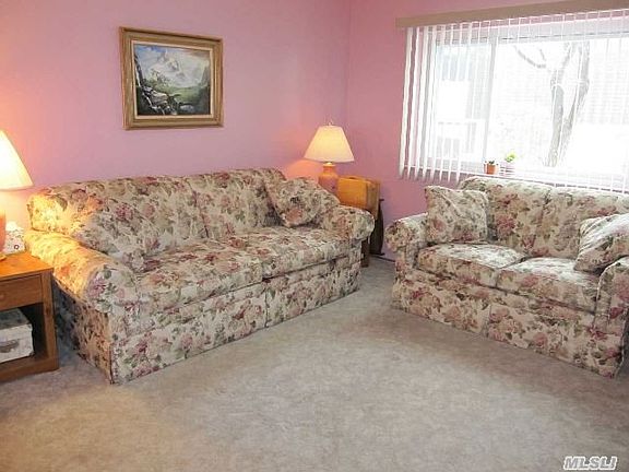 3rd image of 157 Feller Dr