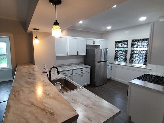 5th image of 3518 Poe Ave #1