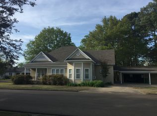 352 W Gay St, Charleston, MS 38921