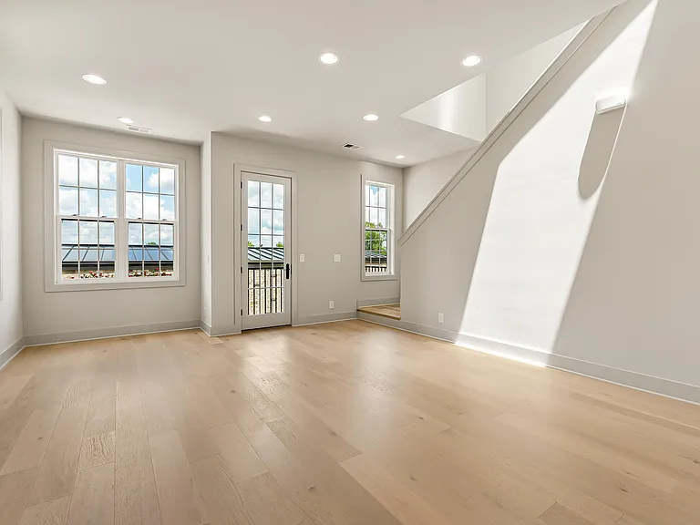 408 Hudson Way — Photo 11